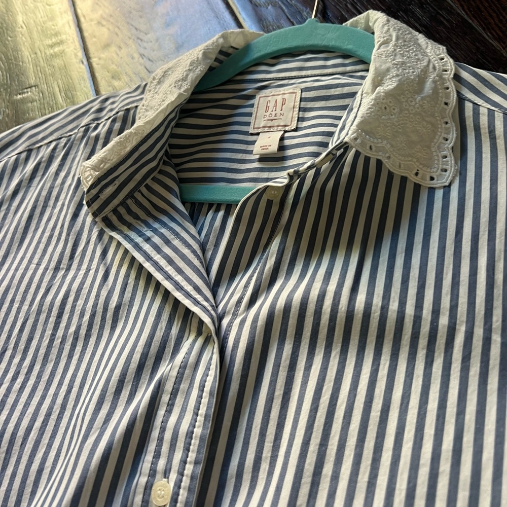 GAP X DOEN striped button up with lace collar